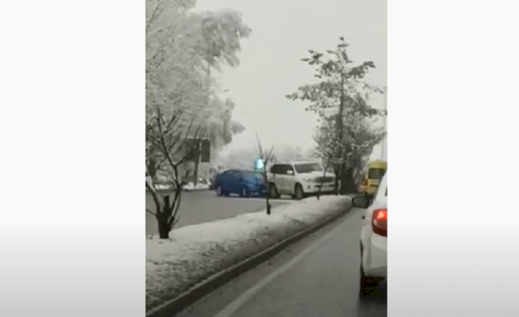 Гололед в Алматы стал причиной десятков дорожных аварий