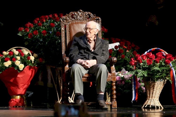 Народному артисту, Герою Труда Казахстана Юрию Померанцеву исполнилось 99 лет