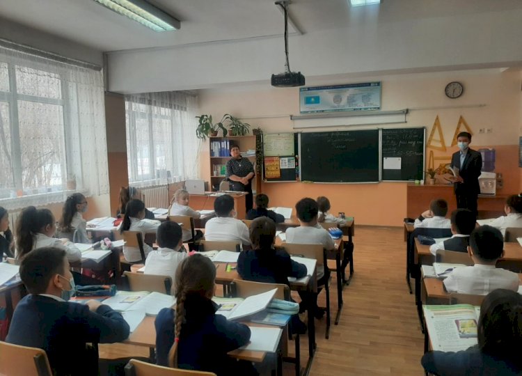Спасатели рассказали школьникам о самых опасных водоемах Алматы