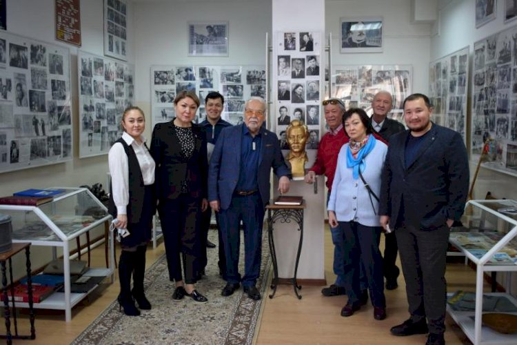 100-летний юбилей режиссера Мажита Бегалина отметили в Алматы