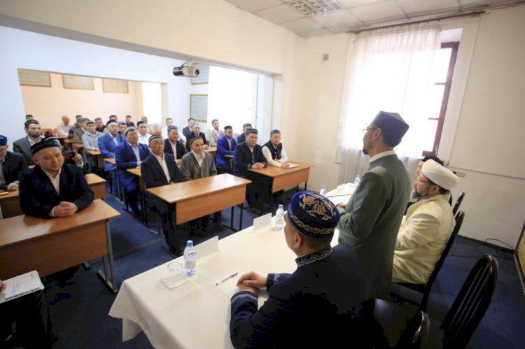 Алматинских имамов призвали уделять внимание каждому прихожанину мечети