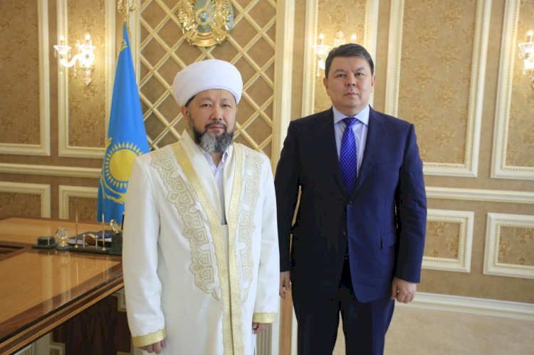 Аким Алматинской области провел встречу с главой ДУМК