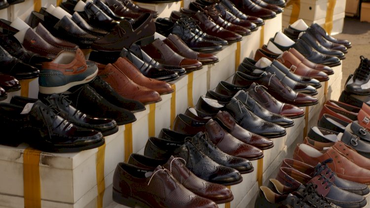 Бизнесменам, торгующим обувью, бесплатно оцифруют остатки немаркированного товара