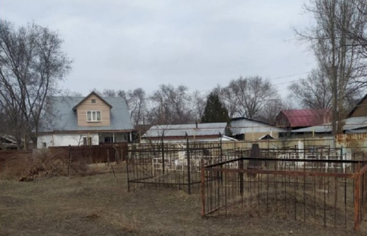 Жители микрорайона Ожет просят власти облагородить местное кладбище