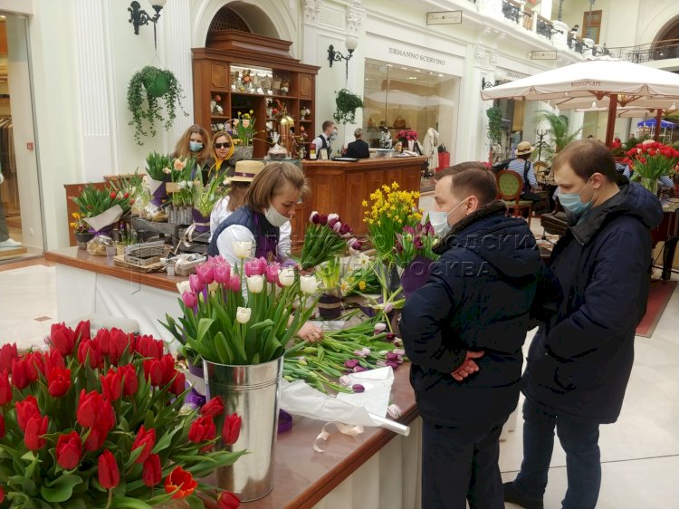 Цветы – главный подарок на 8 Марта: что думают по этому поводу казахстанцы