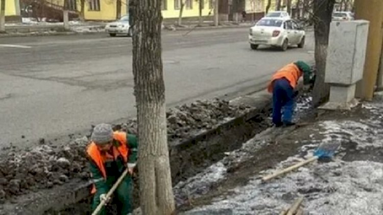 В Алматы продолжаются работы по очистке арыков