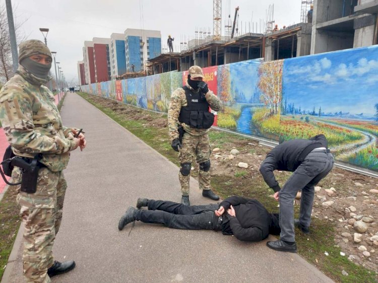 Силовики Алматы задержали с поличным банду приезжих домушников