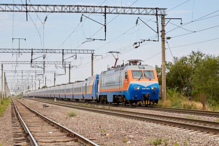 Запуск поезда между Ташкентом и Алматы отменили