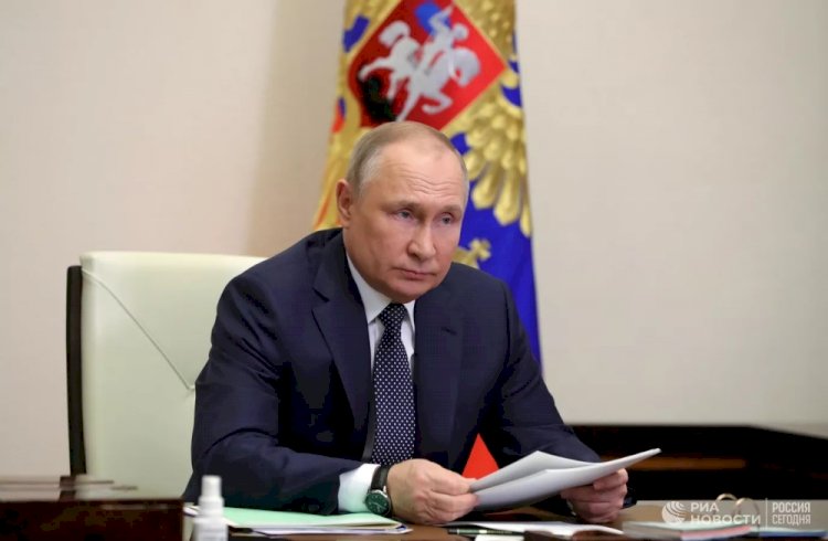 Песков опроверг информацию о тяжелой болезни Владимира Путина