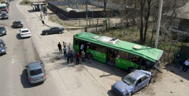 Массовое ДТП с участием пассажирского автобуса произошло в Алматинской области