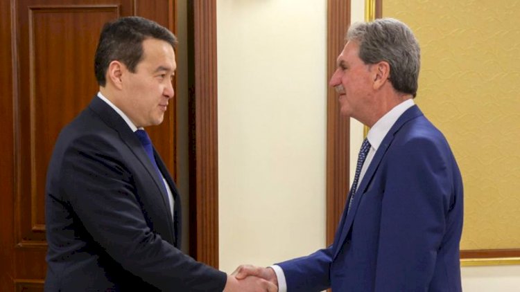 Алихан Смаилов провел встречу с президентом Международной федерации тенниса