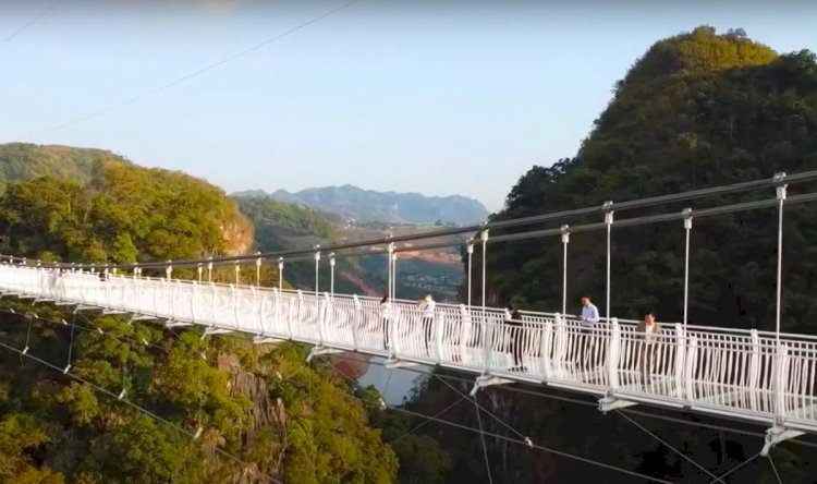 Самый длинный в мире стеклянный мост появился во Вьетнаме