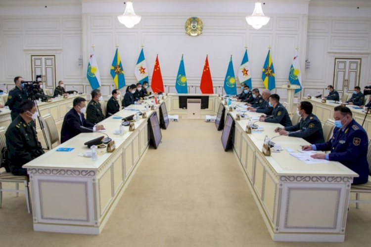 Главы Минобороны Казахстана и Китая обсудили перспективы сотрудничества