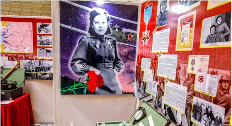 В Алматы открылась выставка, посвященная легендарной казахстанской летчице