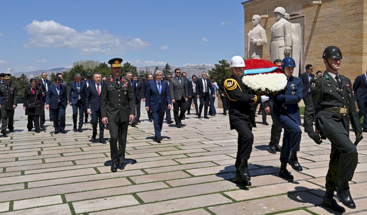 Касым-Жомарт Токаев посетил мавзолей Ататюрка