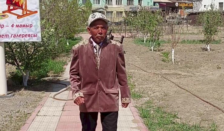 Пешком к мечте: путешествующий по Казахстану аксакал из Жезказгана дошел до Алматы