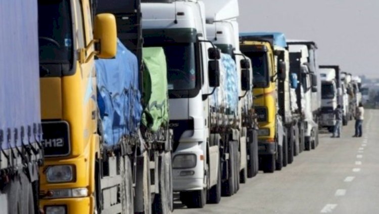 Около 200 грузовиков скопилось на границе Казахстана и Кыргызстана