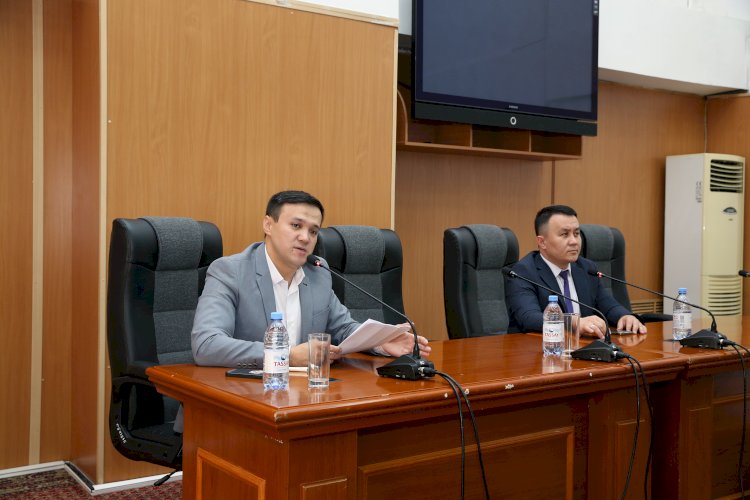 Единым фронтом: в КазНПУ обсудили изменения в Конституцию