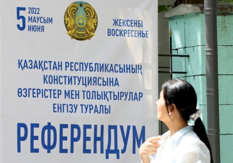 70% из более чем 1700 опрошенных казахстанцев верят в положительное влияние референдума