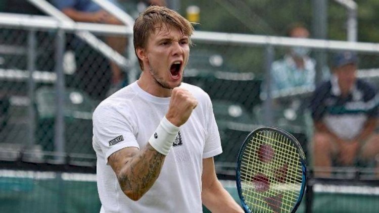 Александр Бублик вышел в четвертьфинал теннисного турнира в Штутгарте