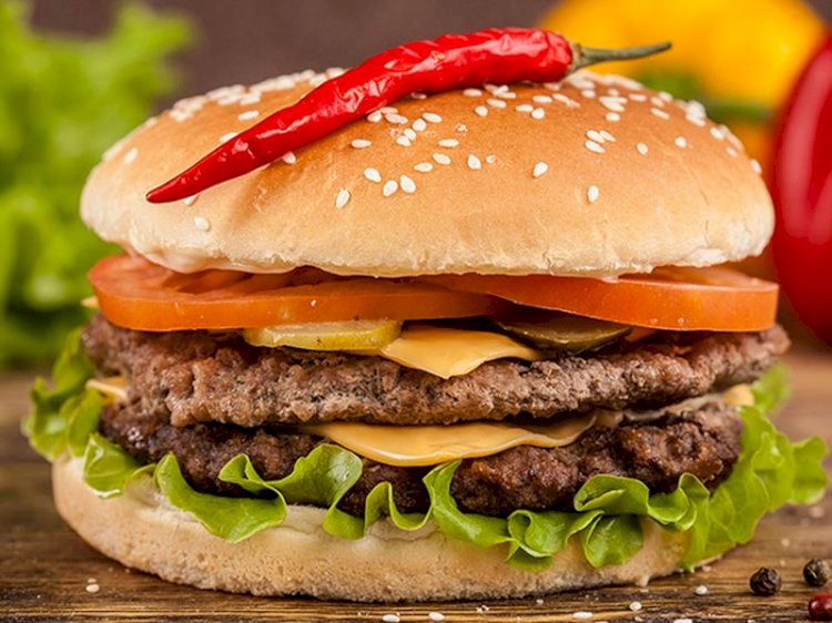 Сеть ресторанов McDonald’s в России переименовали во «Вкусно и точка»