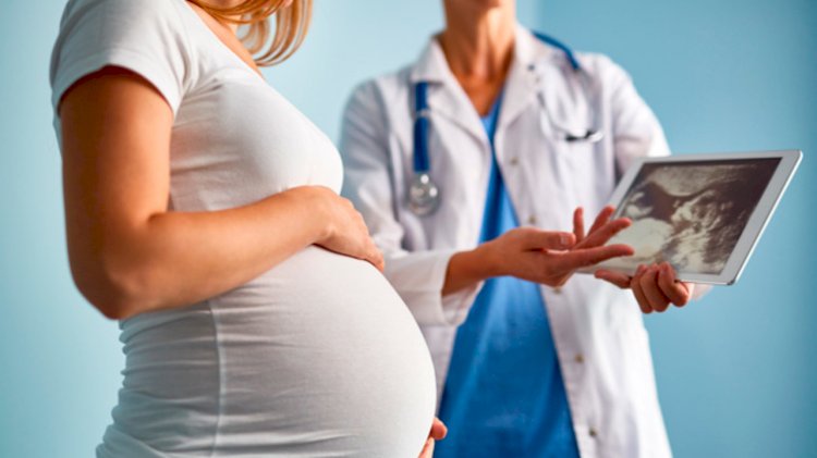 Может ли женщина встать на учет по беременности, если она не совершала взносы ОСМС