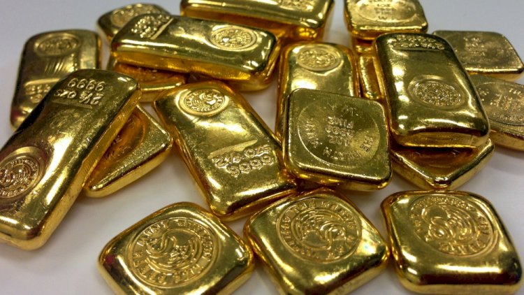 Более 3300 золотых слитков приобрели казахстанцы в мае