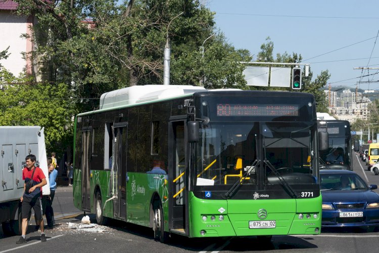 Водители автобусов спровоцировали 170 ДТП в Алматы за полгода