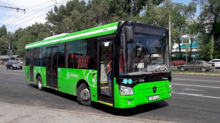 Четыре маршрута автобусов продлили и обновили на территории Наурызбайского района