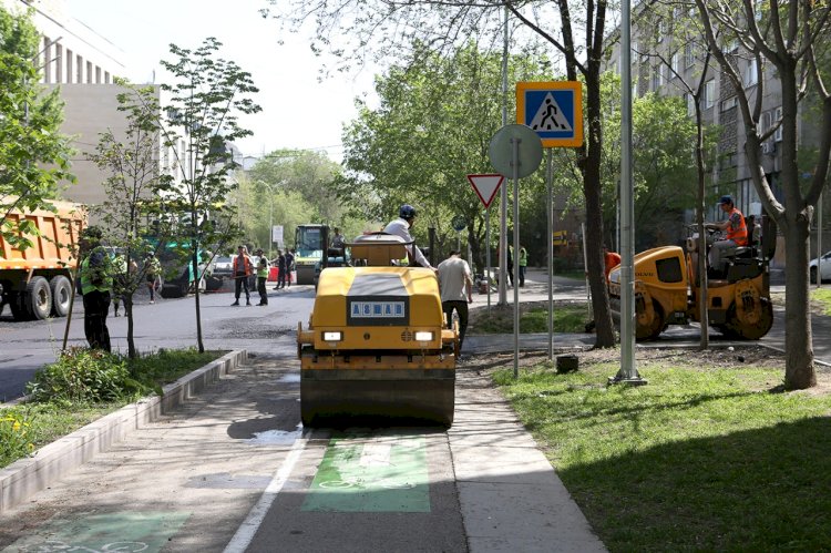 О ремонте дорог, тротуаров, установке светофоров рассказали в Алмалинском районе Алматы