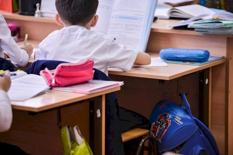Школы Алматы перейдут на двухсменное обучение