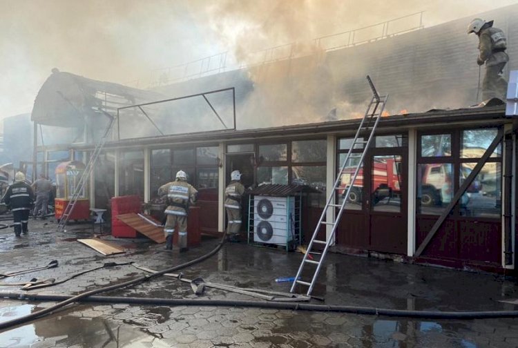 Минимаркет сгорел на трассе в Алматинской области