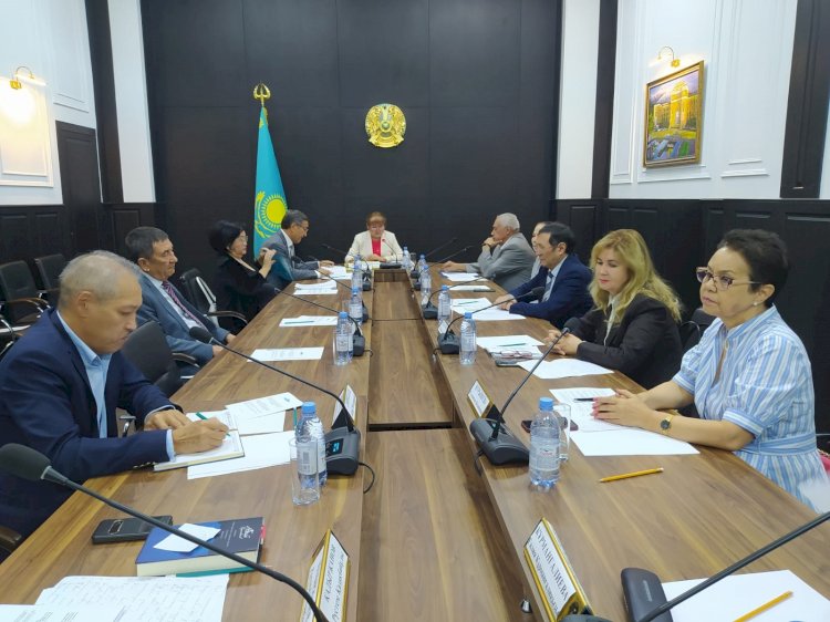 Круглый стол в честь 125-летия Мухтара Ауэзова прошел в Алматы