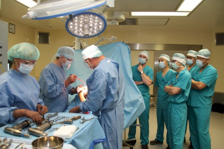 Для участия в научно-практической конференции в РК прибыли около 250 травматологов-ортопедов