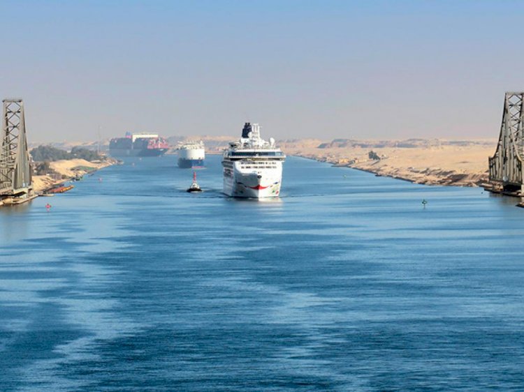Египет повысит плату за транзит судов через Суэцкий канал в 2023 году