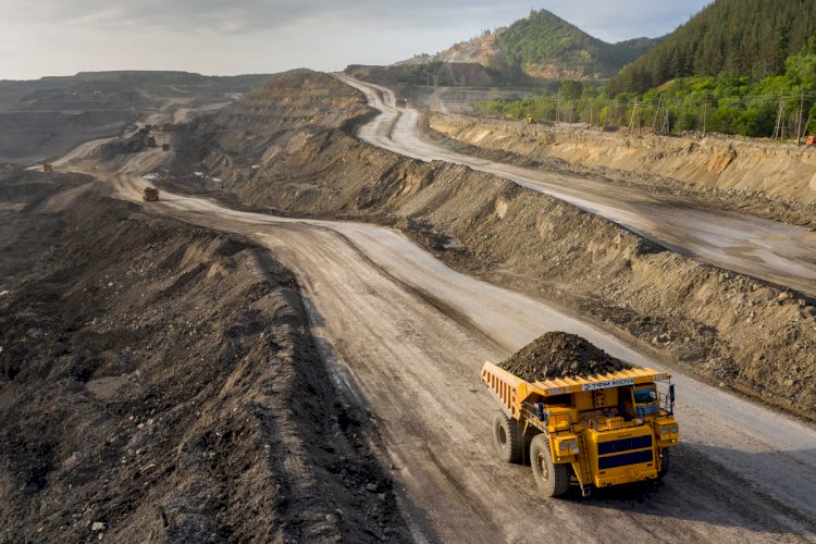 В Казахстане введен временный запрет на вывоз угля из страны автомобильным транспортом