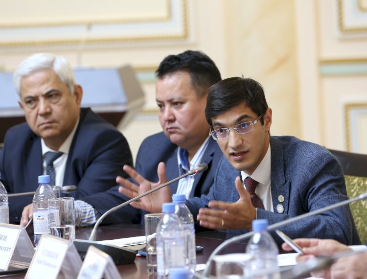В Доме дружбы состоялась встреча Данияра Кадирова с членами Общественного совета города Алматы