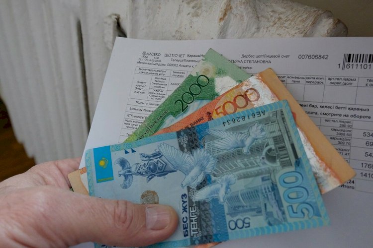 Как сдерживание цен на комуслуги смягчает удар по семейным бюджетам казахстанцев