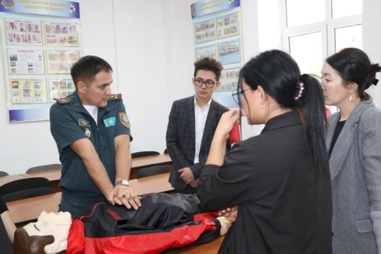 В Алматы координаторов волонтерских организаций учили оказывать первую помощь