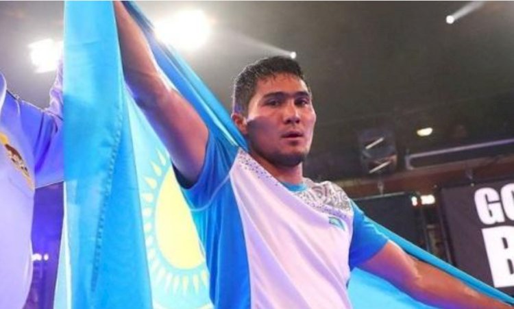 Казахстанский боксер Мейирим Нурсултанов защитил свой чемпионский титул WBO