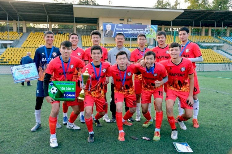 В Алматы прошел турнир по мини-футболу, посвященный 125-летию Мухтара Ауэзова