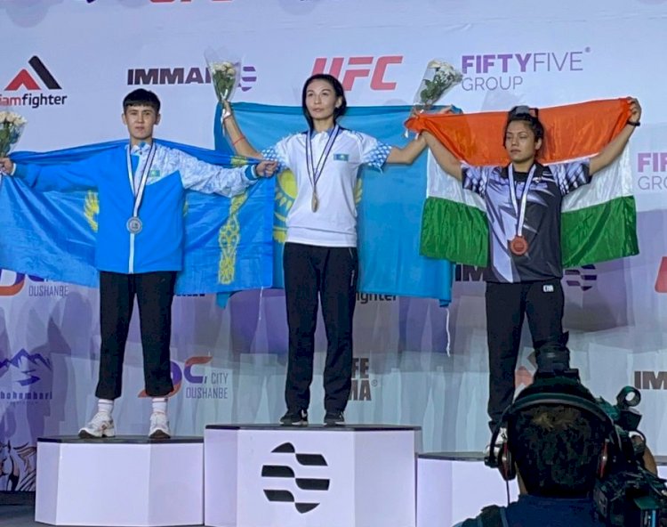 Женщина-полицейский из Шымкента стала чемпионкой Азии по ММA
