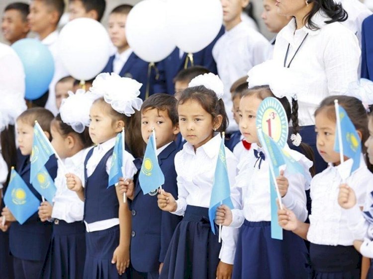 Острый дефицит мест в школах и детских садах Мангистауской области отметил Президент
