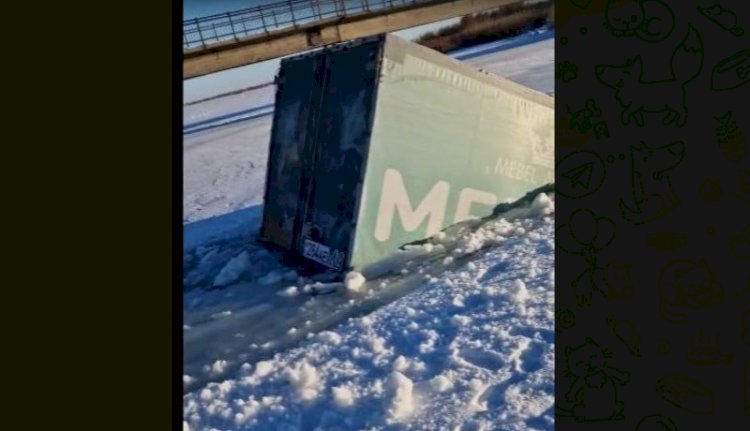 Две машины ушли под лед в Карагандинской области