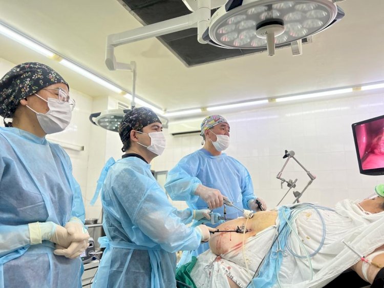 Хирурги Алматы провели успешную операцию, избавив женщину от ожирения