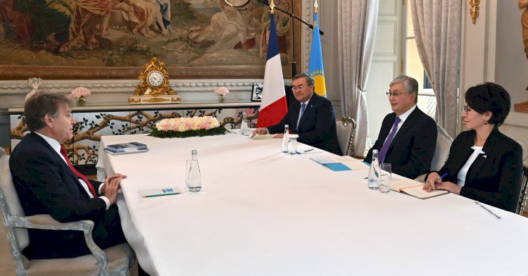 Токаев встретился с основателем Французского института международных отношений