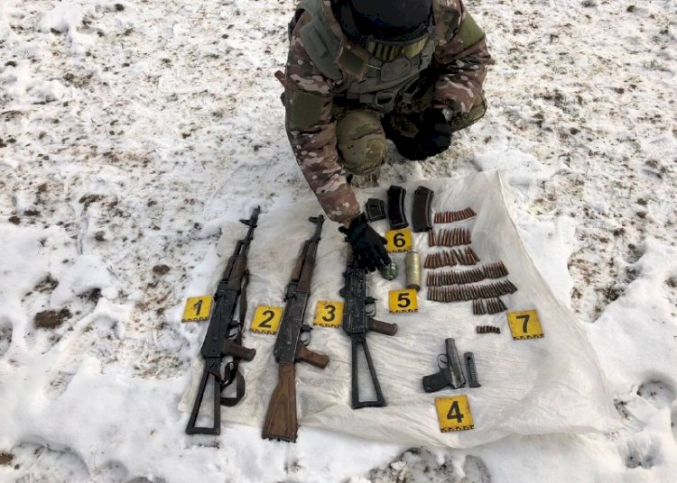 Схрон с оружием и боеприпасами нашли в Алматинской области