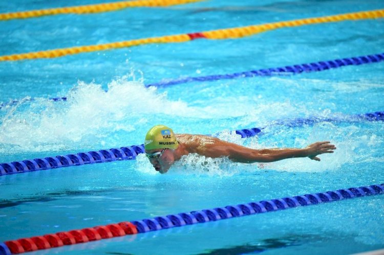 Казахстанец пробился в полуфинал чемпионата мира по плаванию