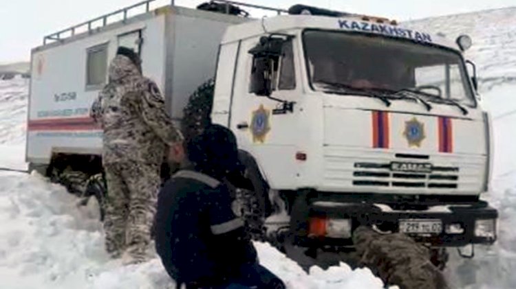 Более 80 человек эвакуировали из снежного плена в Алматинской области