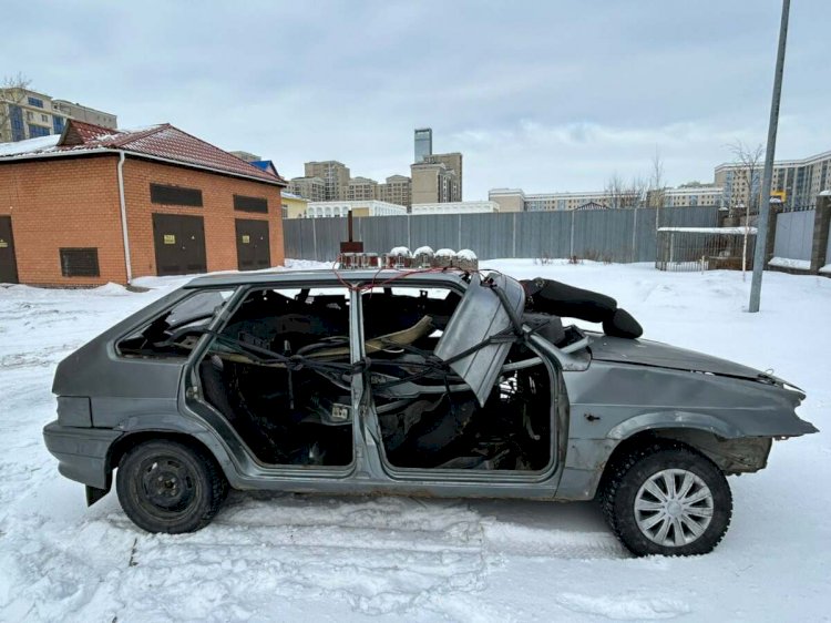 На буксире угнали неисправный автомобиль, припаркованный во дворе дома в Астане